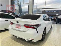 تۆیۆتا کامری